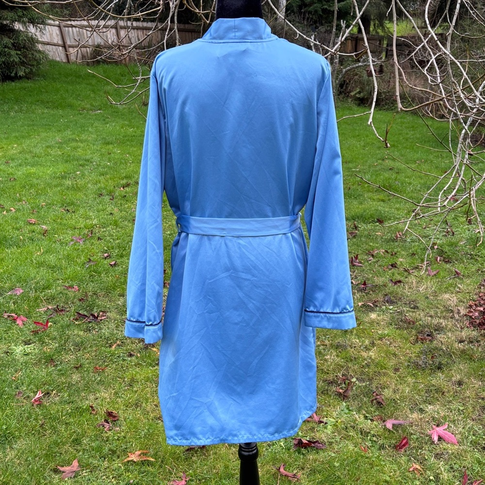 Secret Treasures Robe - Picture 5 of 10